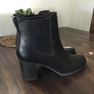 Black leather heeled Chelsea Timberland boots